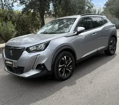 Peugeot 2008 2021 1.2 Allure Pack 130hp