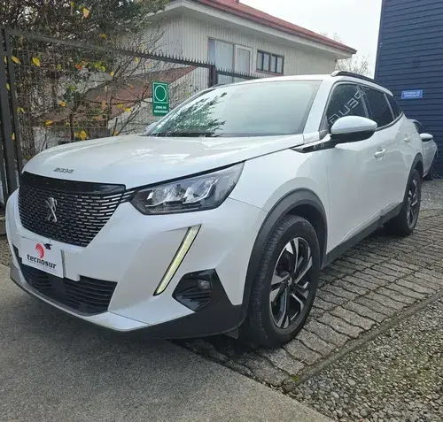 Peugeot 2008 2022 1.2 Allure Pack 130hp